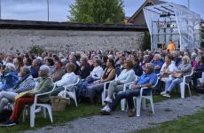 Impression 1 - Lichtblick - Openairkino im Schlosshof